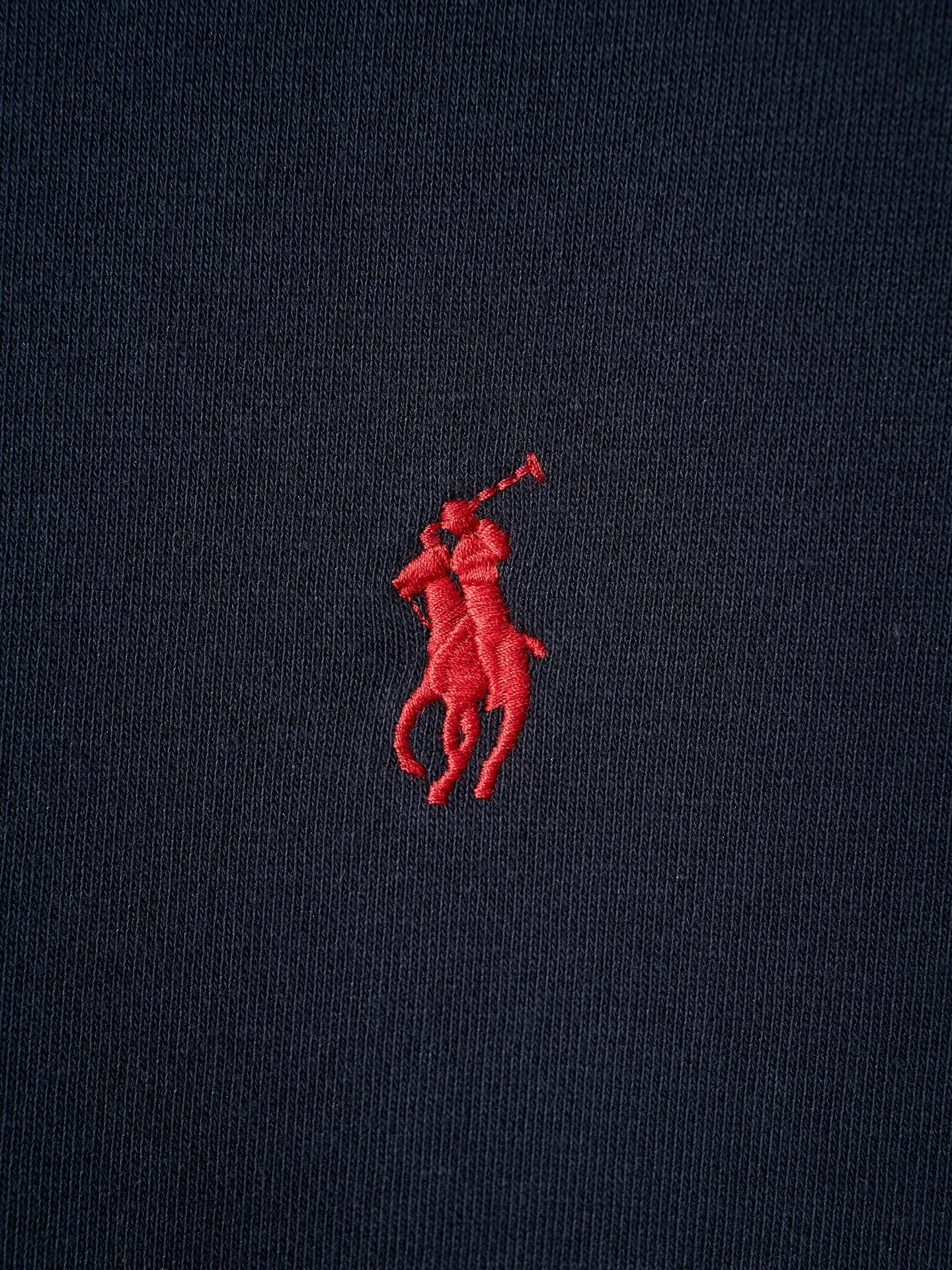 P290 Actual auction] Ralph Lauren/Ralph Lauren solid color pony logo embroidered round neck sweatshirt (navy blue) [Ready stock] S M L XL custom cloud-like honey cotton fleece sweatshirt material with delicate touch and comfortable skin fit. A touch of midnight navy blue as the main color, exquisite red pony logo embellishment, full of recognition, with an atmosphere of freedom and vitality, pure and smart color symphony, and outlines a high-end outline with extreme simplicity. Become the smart focus of vision and show your taste in silence. Use imported machine embroidery technology. Use advanced computer control system and precision mechanical components to realize the iconic pony embroidery operation. High precision. The lines are smooth and delicate. Adopt Hasuo technology. Use specific machines to sew. Hasuo has high fastness. It adds visual effects. It is time-consuming and labor-intensive. The fabrics have been washed and have a better hand feel. Not easy to deform. Not easy to shrink. Not easy to fade. Maintain long-term beauty and fit.